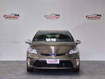 2014 Toyota Prius - Thumbnail