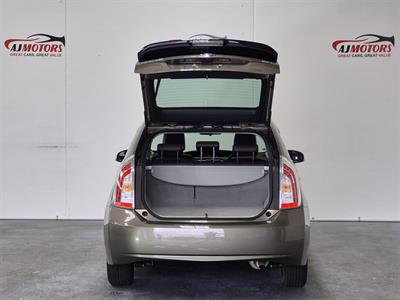 2014 Toyota Prius - Thumbnail