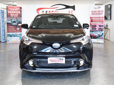 2017 Toyota C-HR - Thumbnail