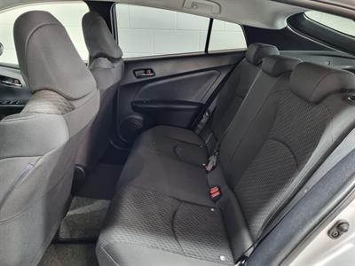2018 Toyota Prius - Thumbnail
