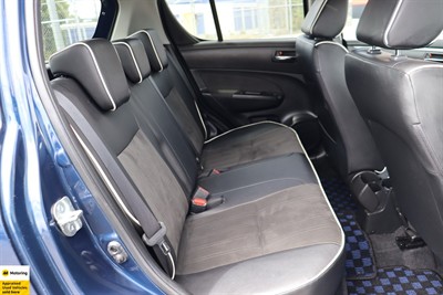 2015 Suzuki Swift - Thumbnail