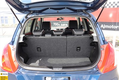 2015 Suzuki Swift - Thumbnail