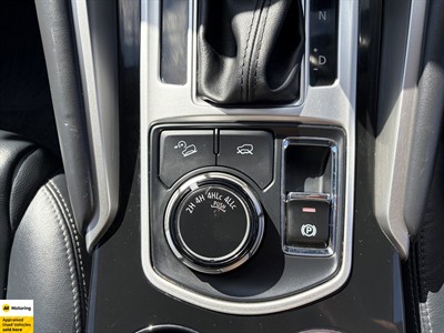 2018 Mitsubishi Pajero Sport - Thumbnail