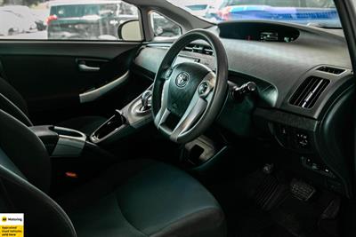 2015 Toyota Prius - Thumbnail