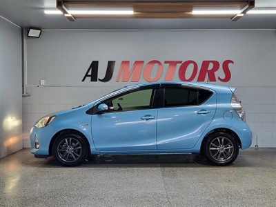 2012 Toyota Aqua - Thumbnail