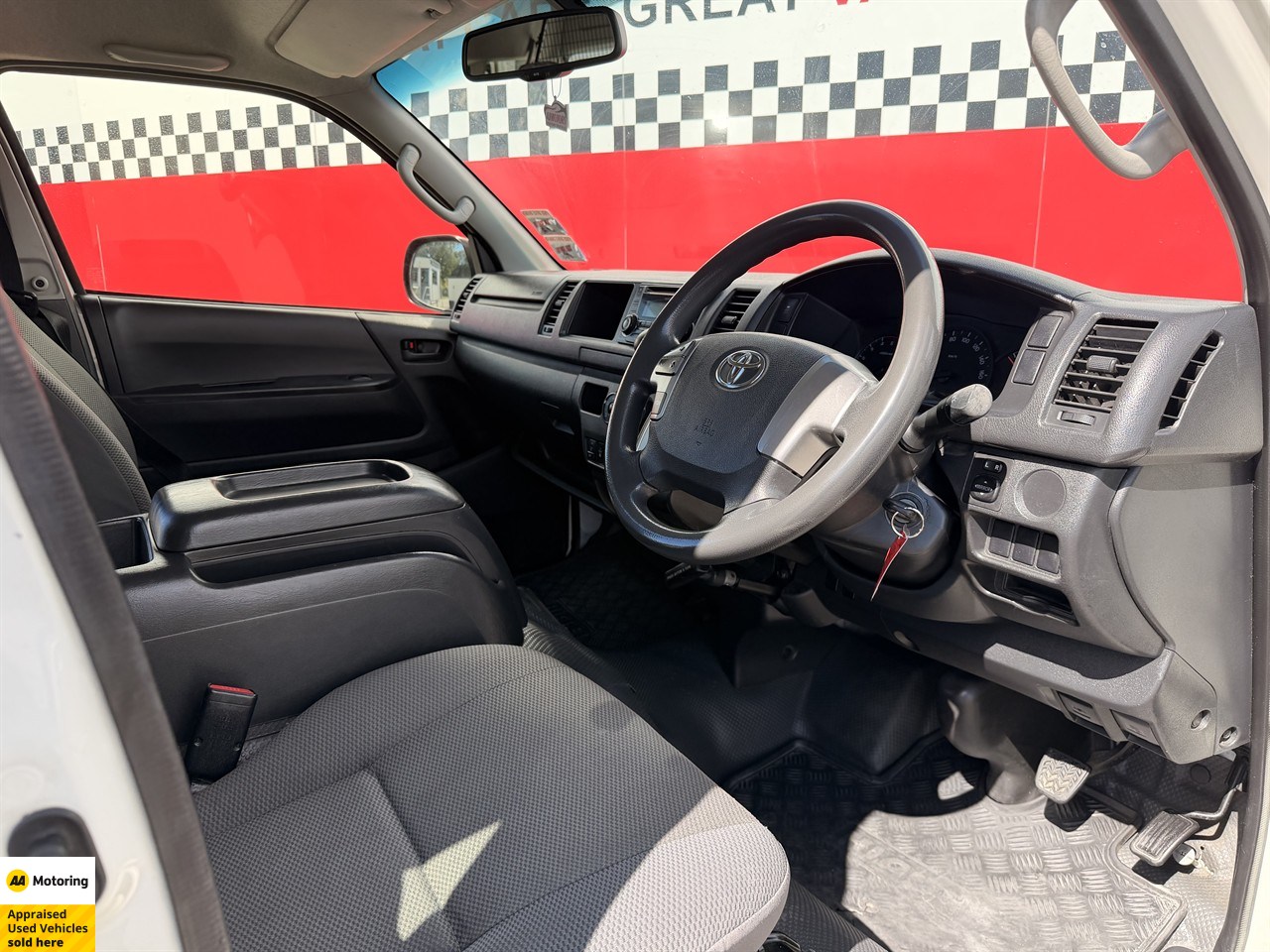 2015 Toyota Hiace