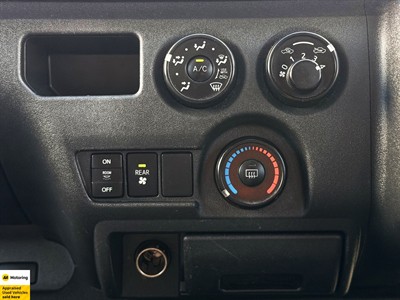 2015 Toyota Hiace - Thumbnail