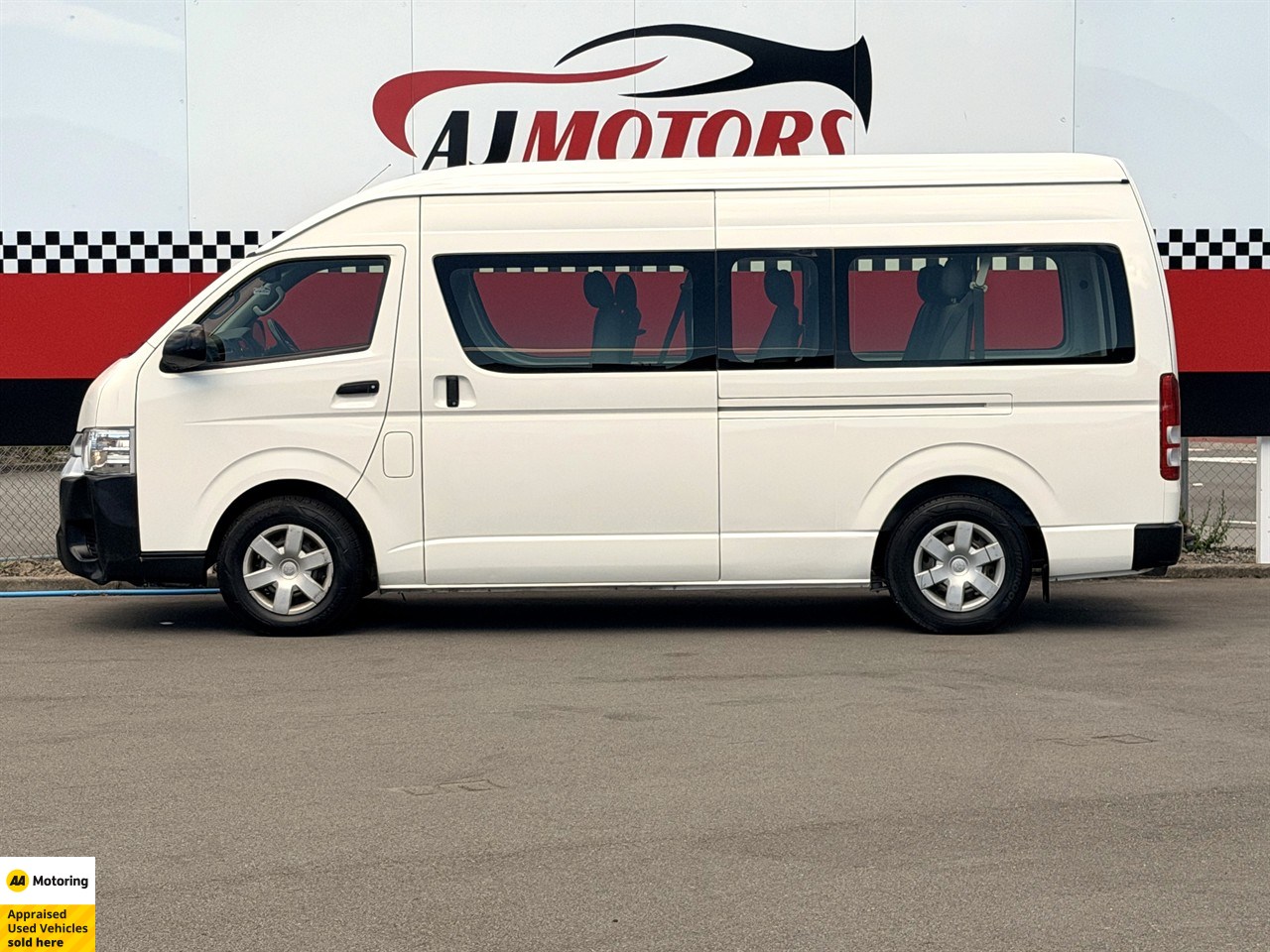 2015 Toyota Hiace