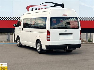 2015 Toyota Hiace - Thumbnail