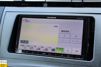 2014 Toyota Prius - Thumbnail