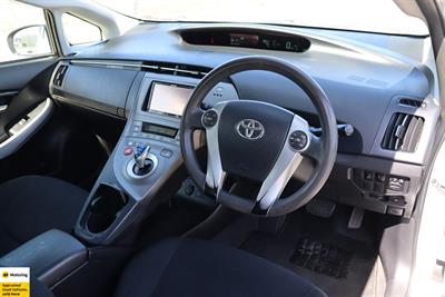 2014 Toyota Prius - Thumbnail