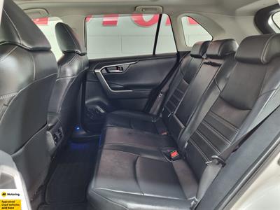 2020 Toyota RAV4 - Thumbnail