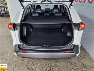 2020 Toyota RAV4 - Thumbnail