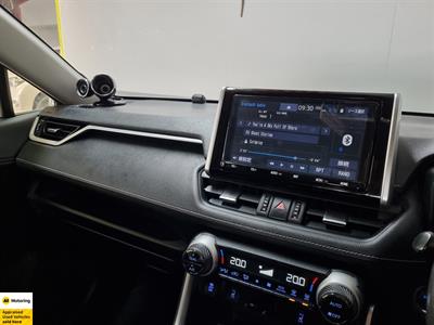 2020 Toyota RAV4 - Thumbnail