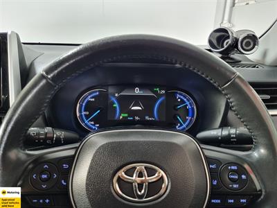 2020 Toyota RAV4 - Thumbnail