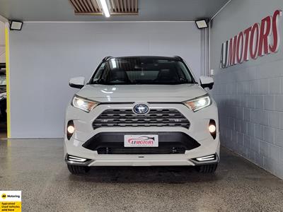 2020 Toyota RAV4 - Thumbnail