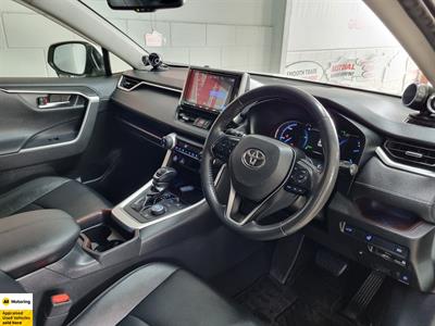 2020 Toyota RAV4 - Thumbnail