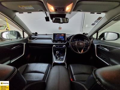 2020 Toyota RAV4 - Thumbnail