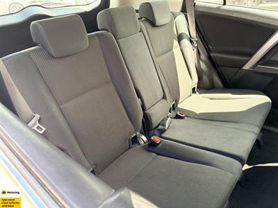 2017 Toyota RAV4 - Thumbnail