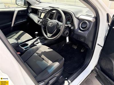 2017 Toyota RAV4 - Thumbnail