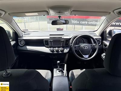 2017 Toyota RAV4 - Thumbnail