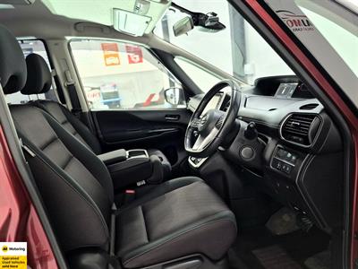 2016 Nissan Serena - Thumbnail