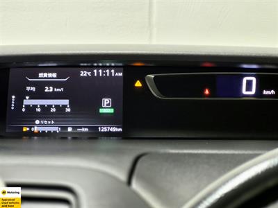 2016 Nissan Serena - Thumbnail