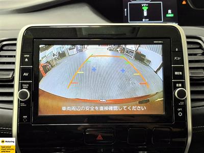 2016 Nissan Serena - Thumbnail