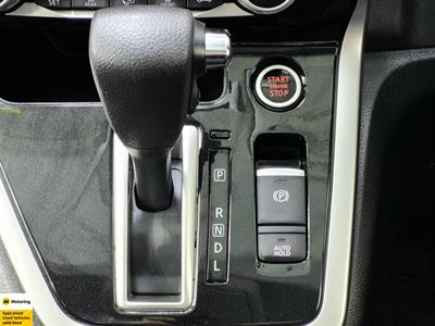 2016 Nissan Serena - Thumbnail