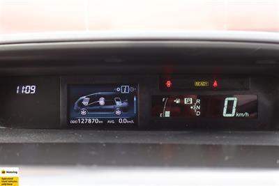 2014 Toyota Prius - Thumbnail