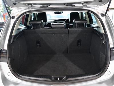 2010 Mazda Axela - Thumbnail