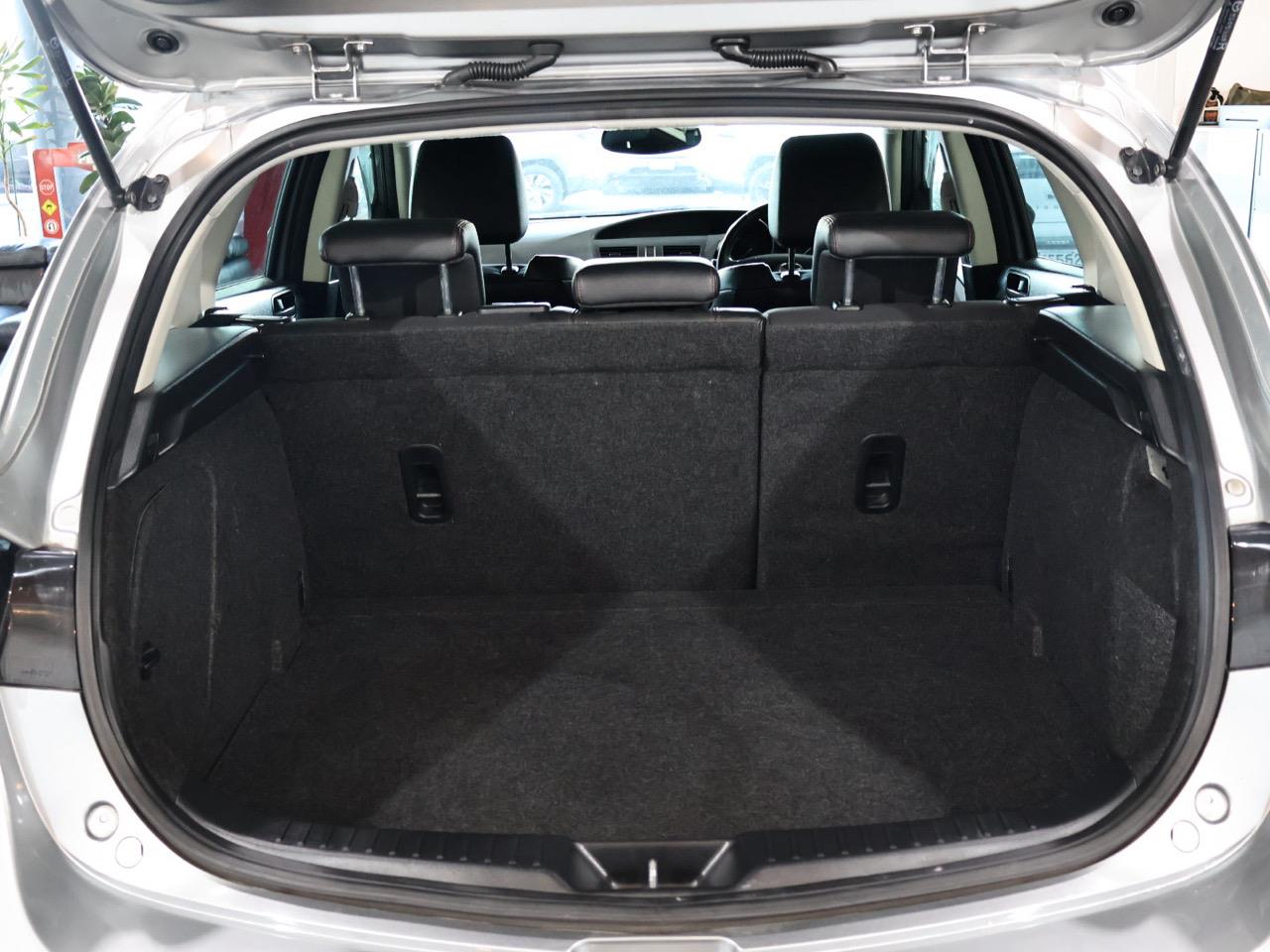 2010 Mazda Axela