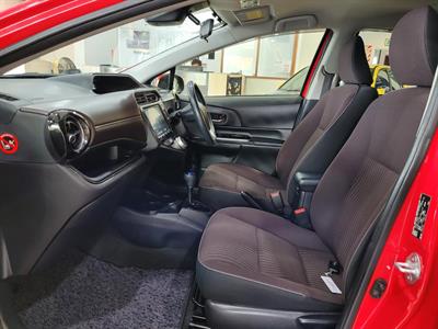 2016 Toyota Aqua - Thumbnail