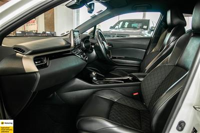 2020 Toyota C-HR - Thumbnail