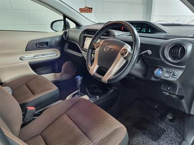 2013 Toyota Aqua - Thumbnail