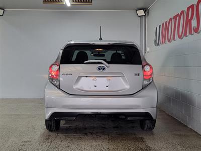 2013 Toyota Aqua - Thumbnail