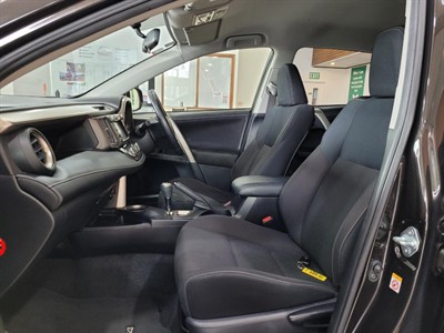 2015 Toyota RAV4 - Thumbnail