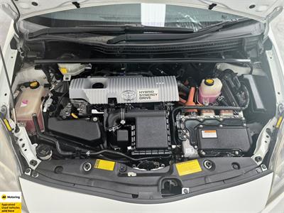 2014 Toyota Prius - Thumbnail