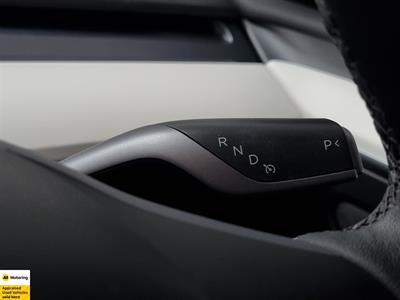 2023 Tesla Model Y - Thumbnail