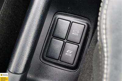 2013 Toyota Aqua - Thumbnail