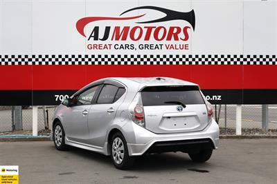 2013 Toyota Aqua - Thumbnail