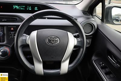 2013 Toyota Aqua - Thumbnail
