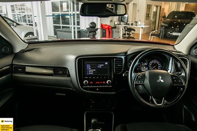 2021 Mitsubishi Outlander - Thumbnail