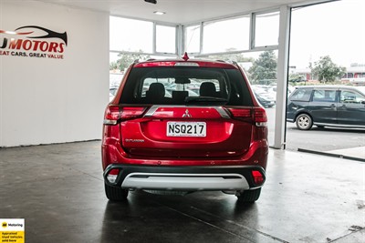 2021 Mitsubishi Outlander - Thumbnail