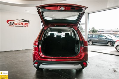 2021 Mitsubishi Outlander - Thumbnail