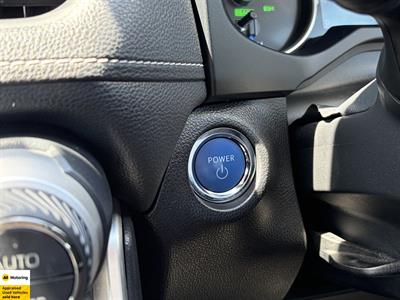 2020 Toyota RAV4 - Thumbnail