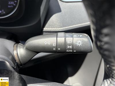2020 Toyota RAV4 - Thumbnail