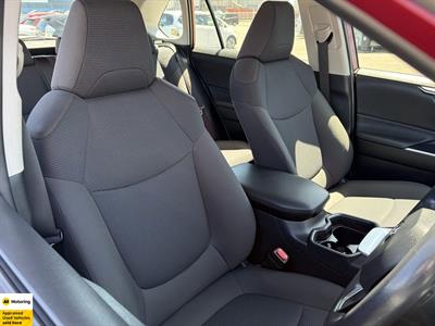2020 Toyota RAV4 - Thumbnail