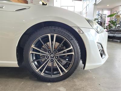 2016 Toyota 86 - Thumbnail