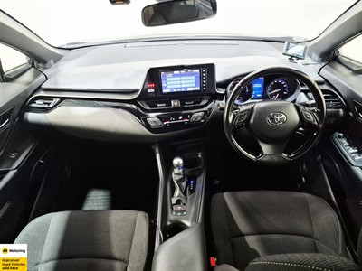 2018 Toyota C-HR - Thumbnail